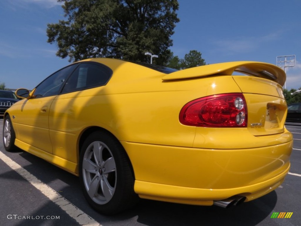Yellow Jacket 2004 Pontiac GTO Coupe Exterior Photo #68228599
