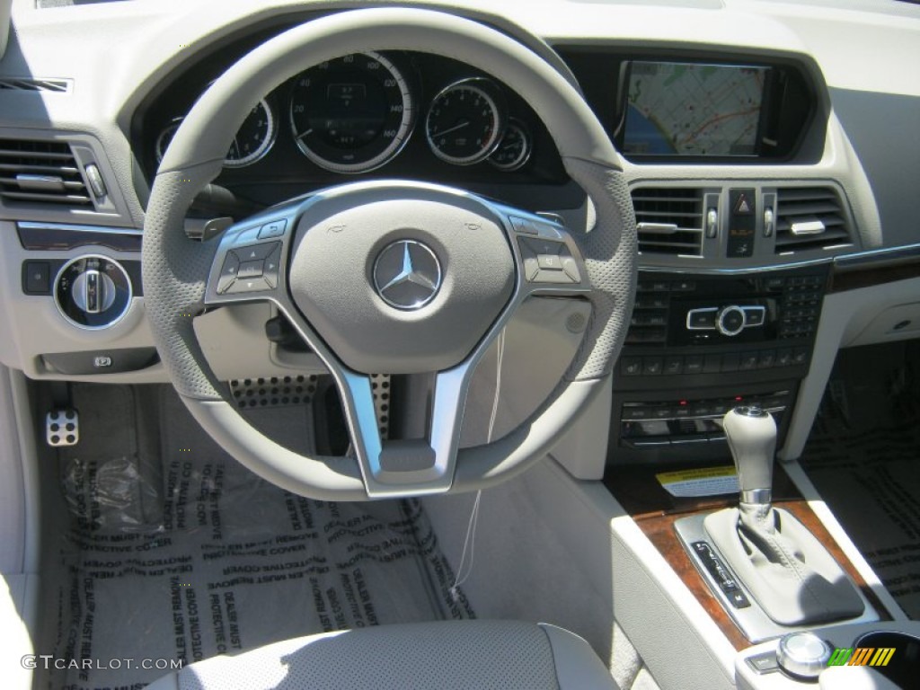 2013 Mercedes-Benz E 550 Cabriolet Ash/Dark Grey Dashboard Photo #68229352