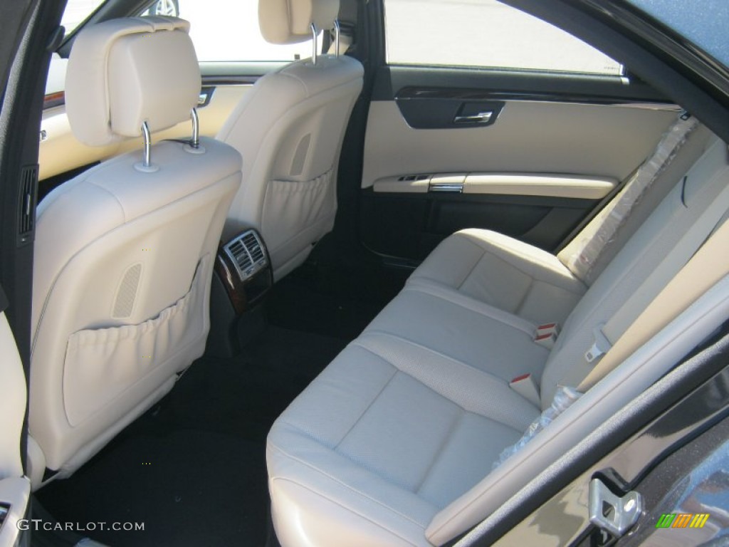 Sahara Beige/Black Interior 2013 Mercedes-Benz S 550 Sedan Photo #68229733