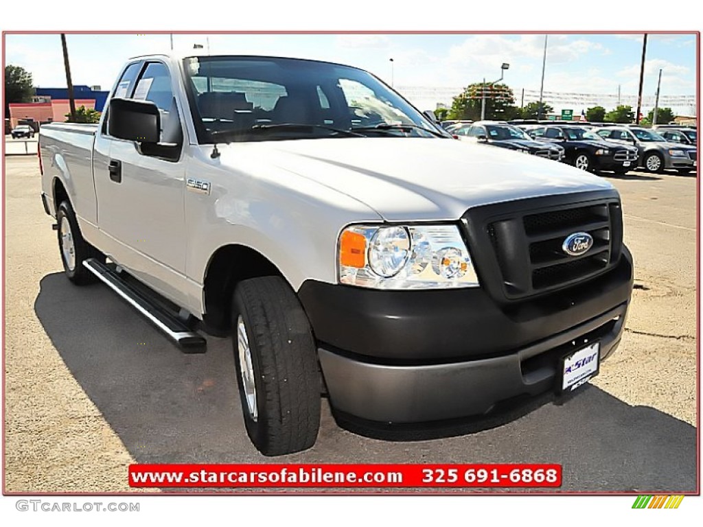 2006 F150 STX Regular Cab - Silver Metallic / Medium Flint photo #10