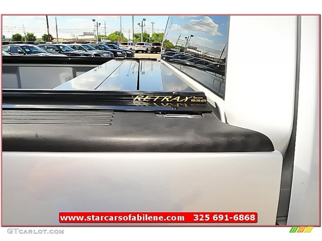 2006 F150 STX Regular Cab - Silver Metallic / Medium Flint photo #24