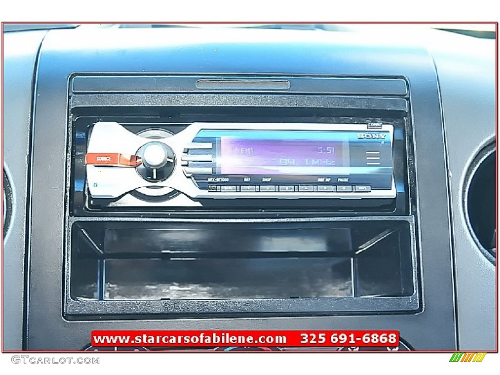 2006 F150 STX Regular Cab - Silver Metallic / Medium Flint photo #36