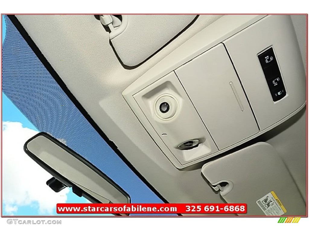 2012 Grand Caravan Crew - Stone White / Black/Light Graystone photo #46