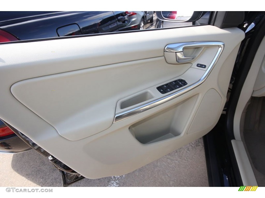 2013 Volvo XC60 T6 AWD Sandstone Door Panel Photo #68233579