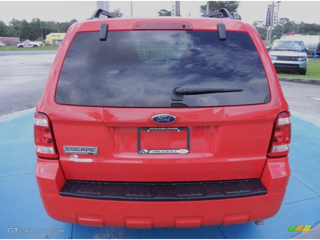 2009 Escape XLT V6 - Torch Red / Charcoal photo #4