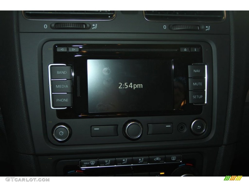2012 Volkswagen Golf R 4 Door 4Motion Controls Photo #68236165