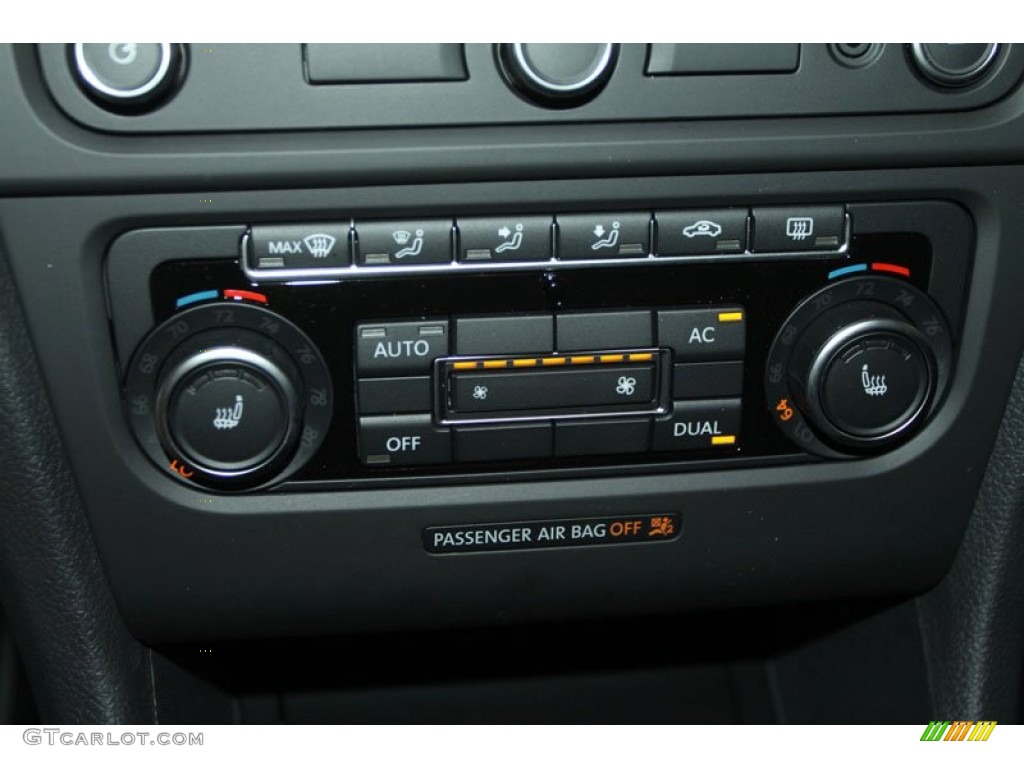 2012 Volkswagen Golf R 4 Door 4Motion Controls Photo #68236174