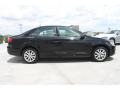 Black - Jetta SE Sedan Photo No. 9
