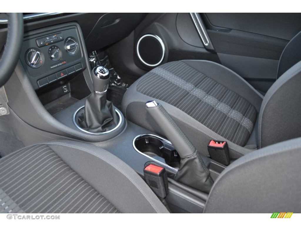 Titan Black Interior 2012 Volkswagen Beetle Turbo Photo #68236693