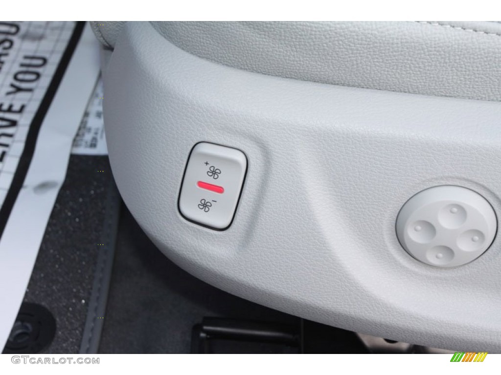 2013 Audi A5 2.0T quattro Cabriolet Controls Photo #68242624