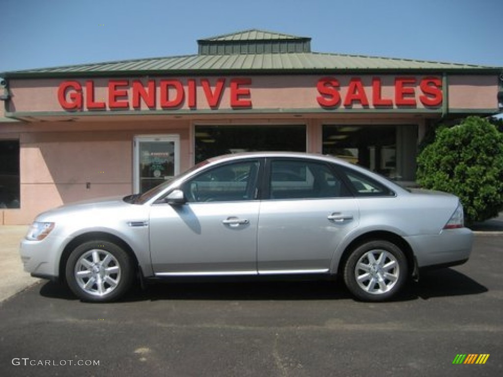 2009 Taurus SE AWD - Brilliant Silver Metallic / Medium Light Stone photo #2