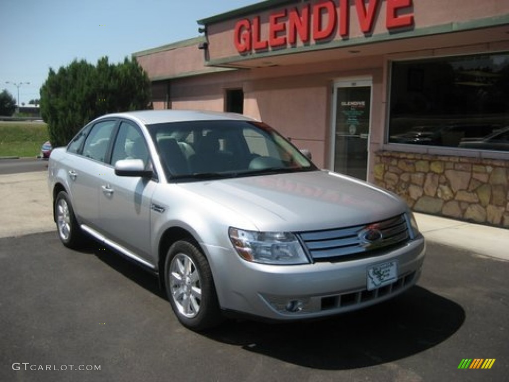 2009 Taurus SE AWD - Brilliant Silver Metallic / Medium Light Stone photo #4