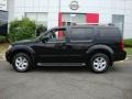 2010 Super Black Nissan Pathfinder SE 4x4  photo #3