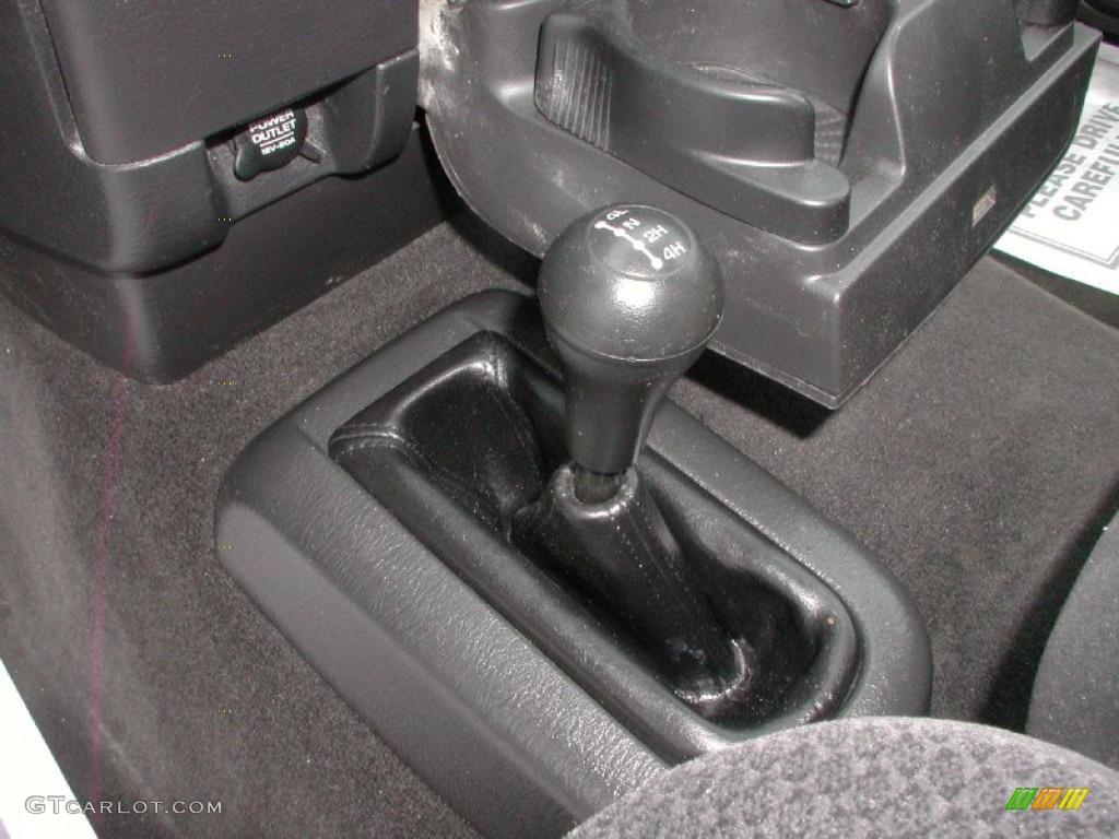 2005 Dodge Ram 2500 SLT Regular Cab 4x4 Controls Photo #68248969