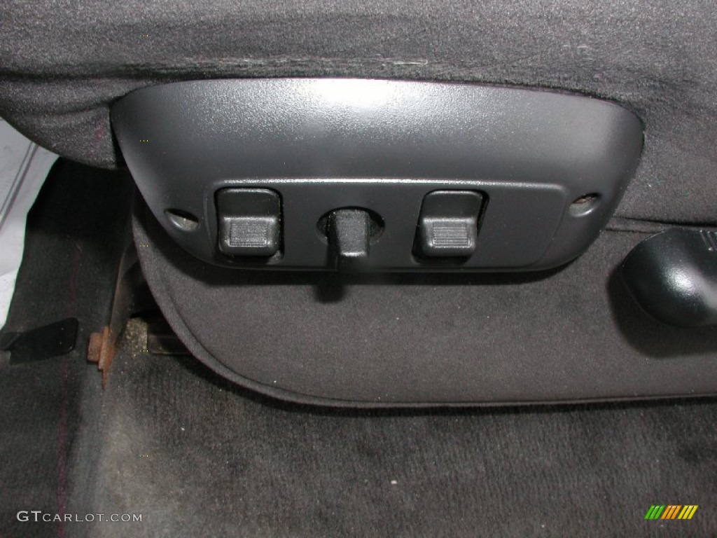 2005 Dodge Ram 2500 SLT Regular Cab 4x4 Controls Photos