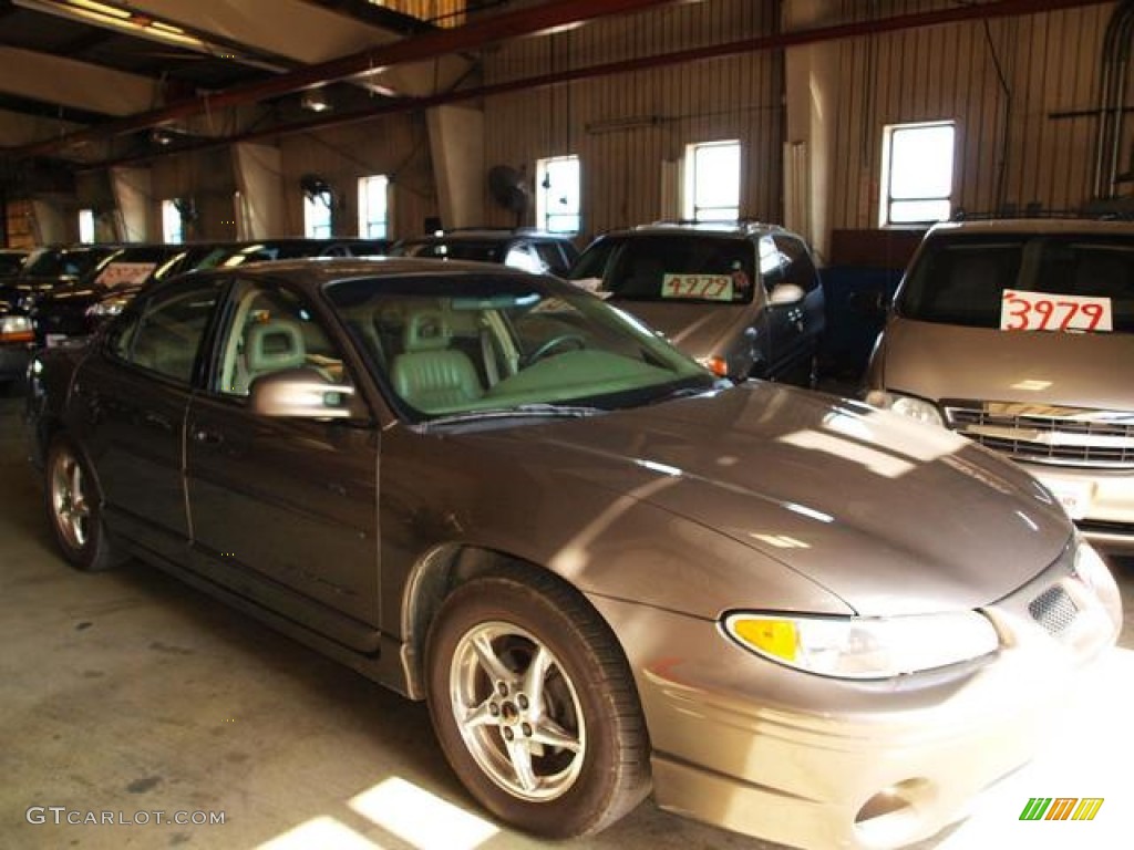 2000 Grand Prix GT Sedan - Champagne Beige Metallic / Dark Taupe photo #1