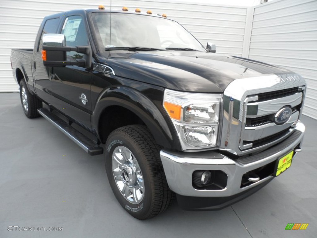 2012 F250 Super Duty Lariat Crew Cab 4x4 - Tuxedo Black Metallic / Black photo #1