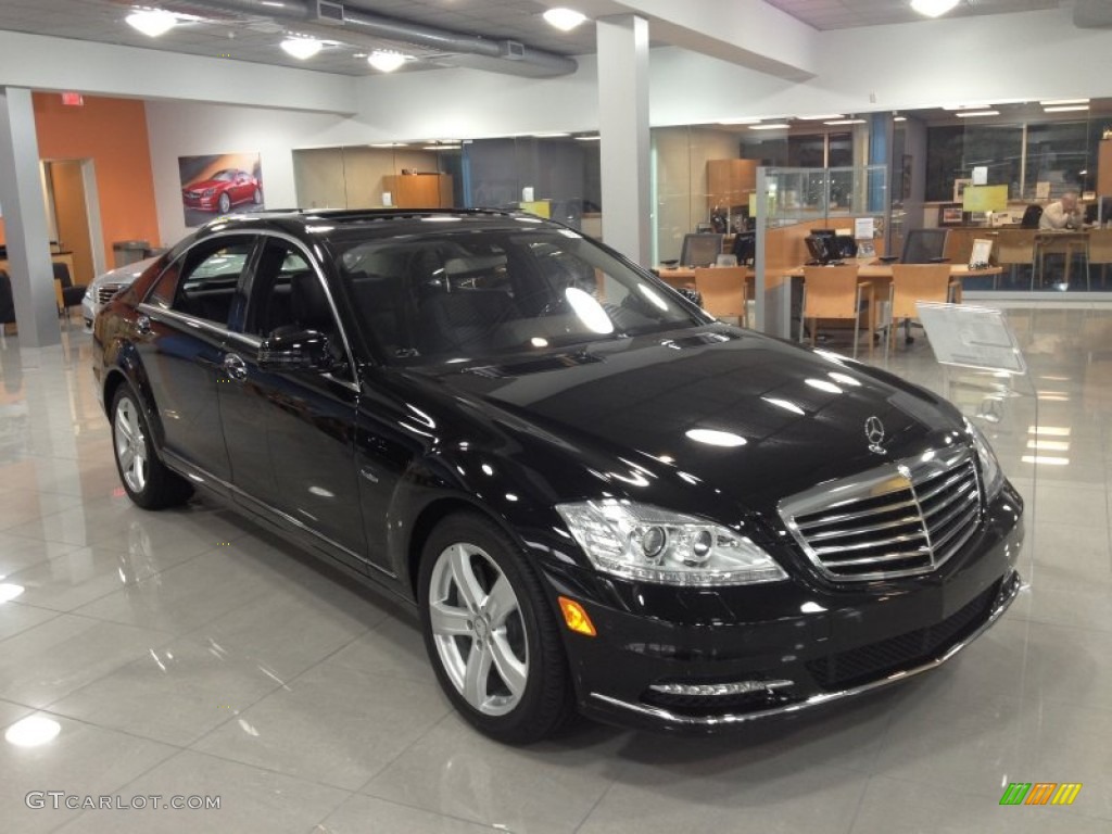 2012 S 550 4Matic Sedan - Black / Black photo #1