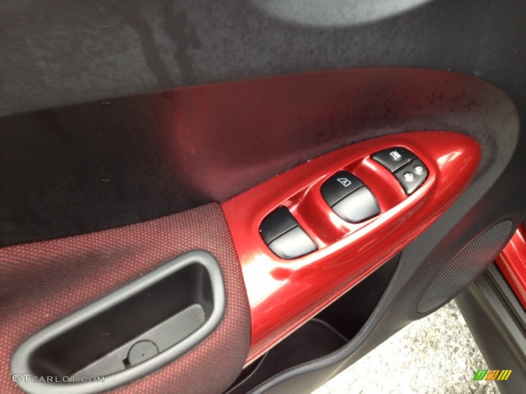 2011 Nissan Juke S AWD Controls Photo #68266646