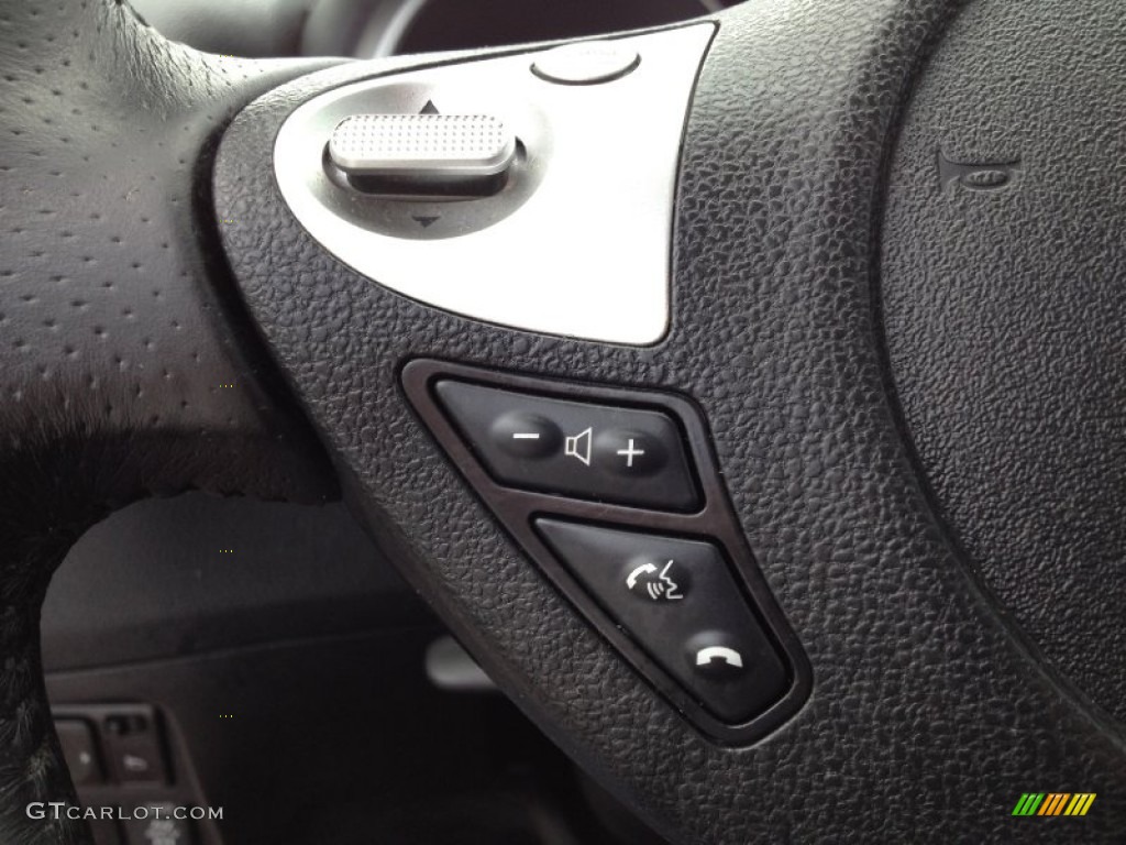 2011 Nissan Juke S AWD Controls Photo #68266720