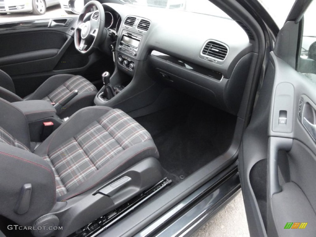 2011 Volkswagen GTI 2 Door Interlagos Plaid Cloth Dashboard Photo #68268512