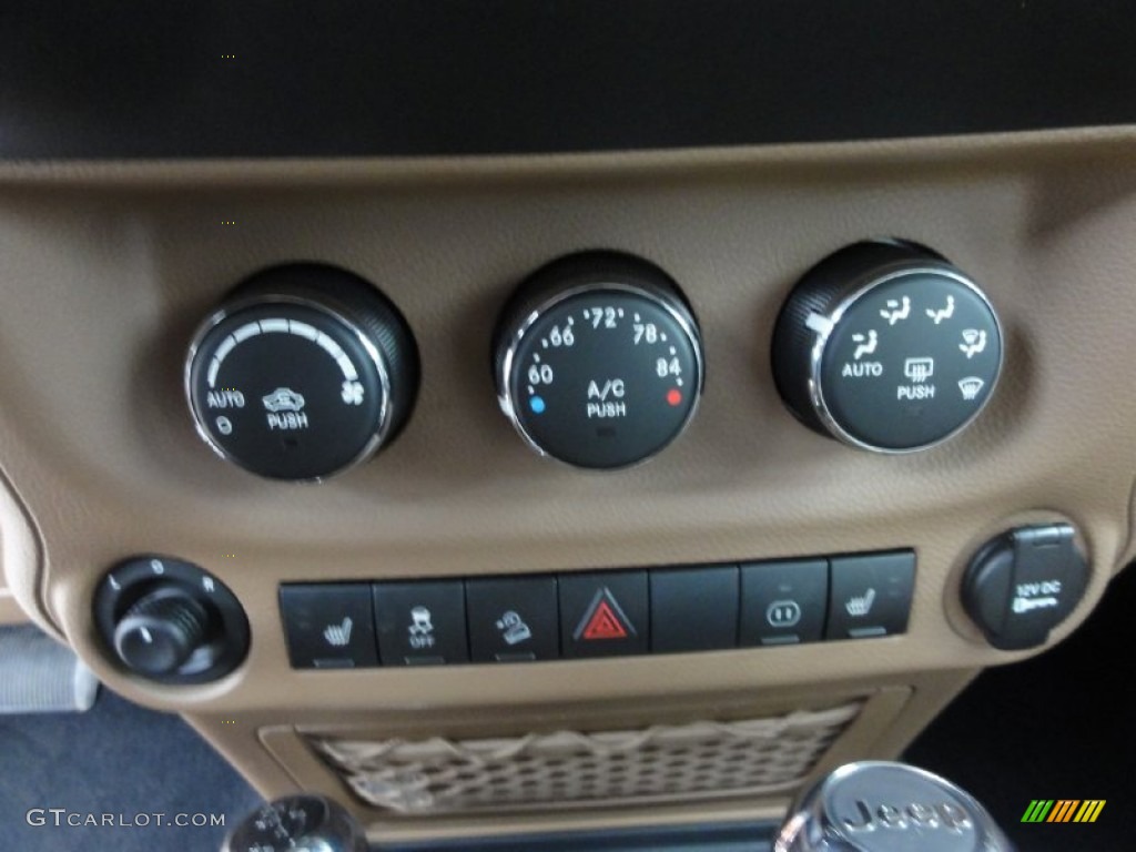2011 Jeep Wrangler Unlimited Sahara 4x4 Controls Photo #68269481