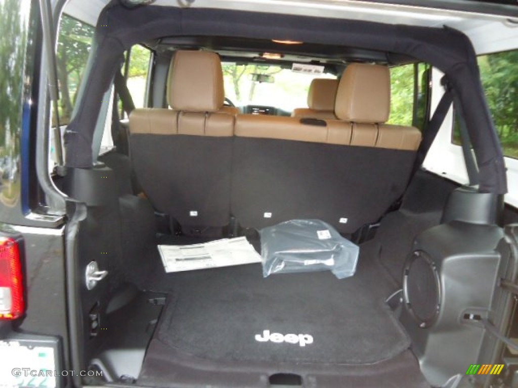 2012 Jeep Wrangler Unlimited Rubicon 4x4 Trunk Photos
