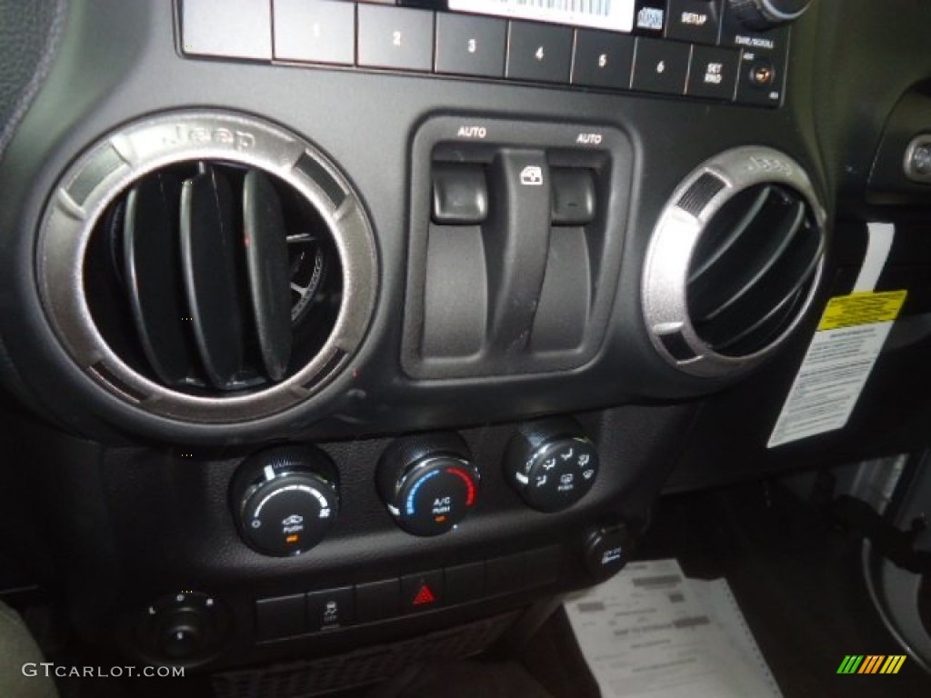 2012 Wrangler Sport S 4x4 - Bright Silver Metallic / Black photo #25