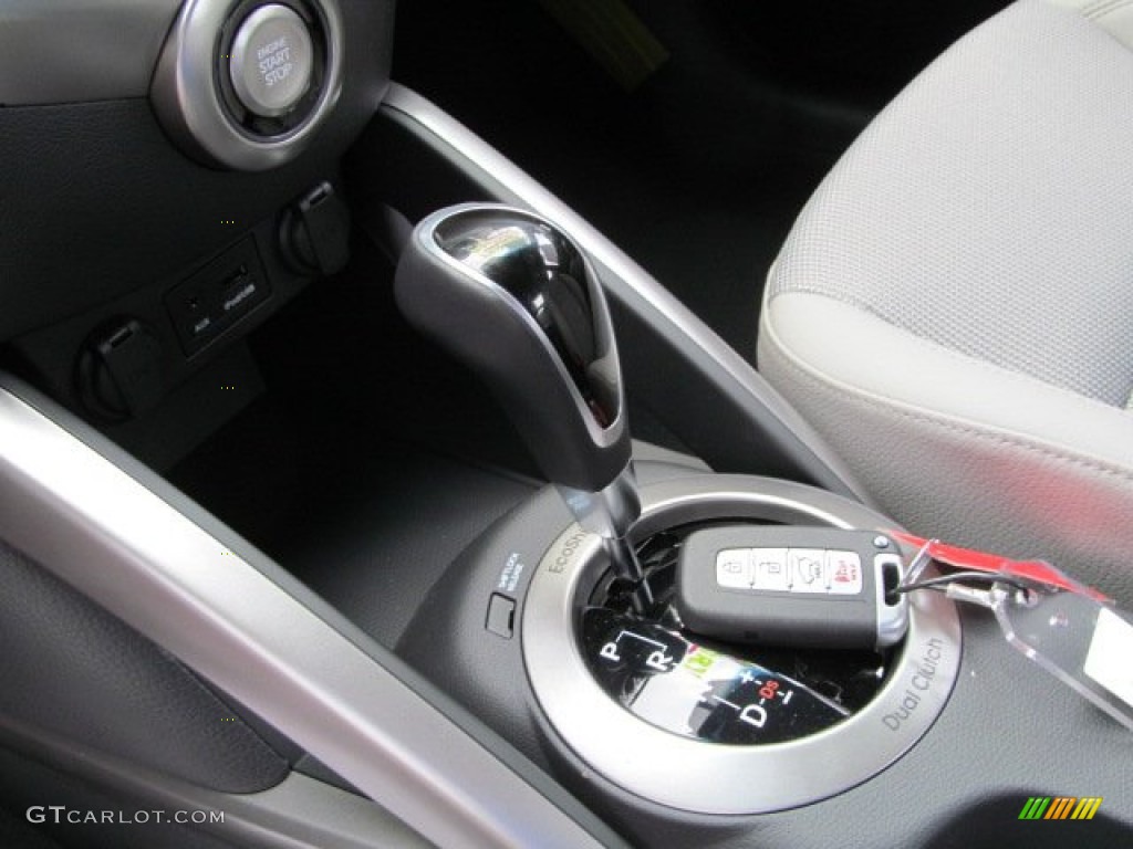 2013 Hyundai Veloster Standard Veloster Model 6 Speed EcoShift Dual Clutch Automatic Transmission Photo #68275778
