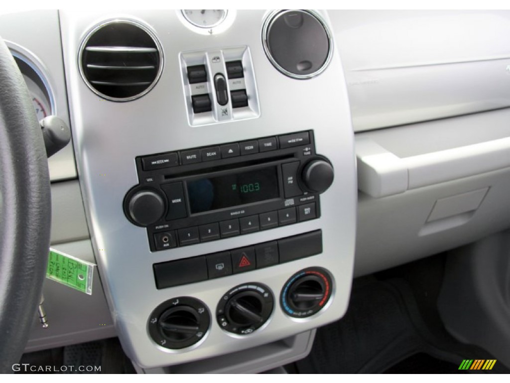 2009 Chrysler PT Cruiser LX Controls Photo #68275865