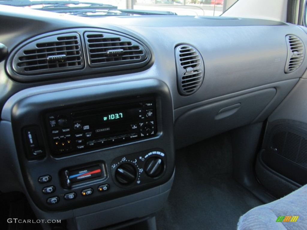 2000 Grand Caravan SE - Bright Silver Metallic / Mist Gray photo #16