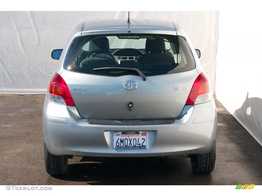 2010 Yaris 5 Door Liftback - Meteorite Metallic / Dark Charcoal photo #9