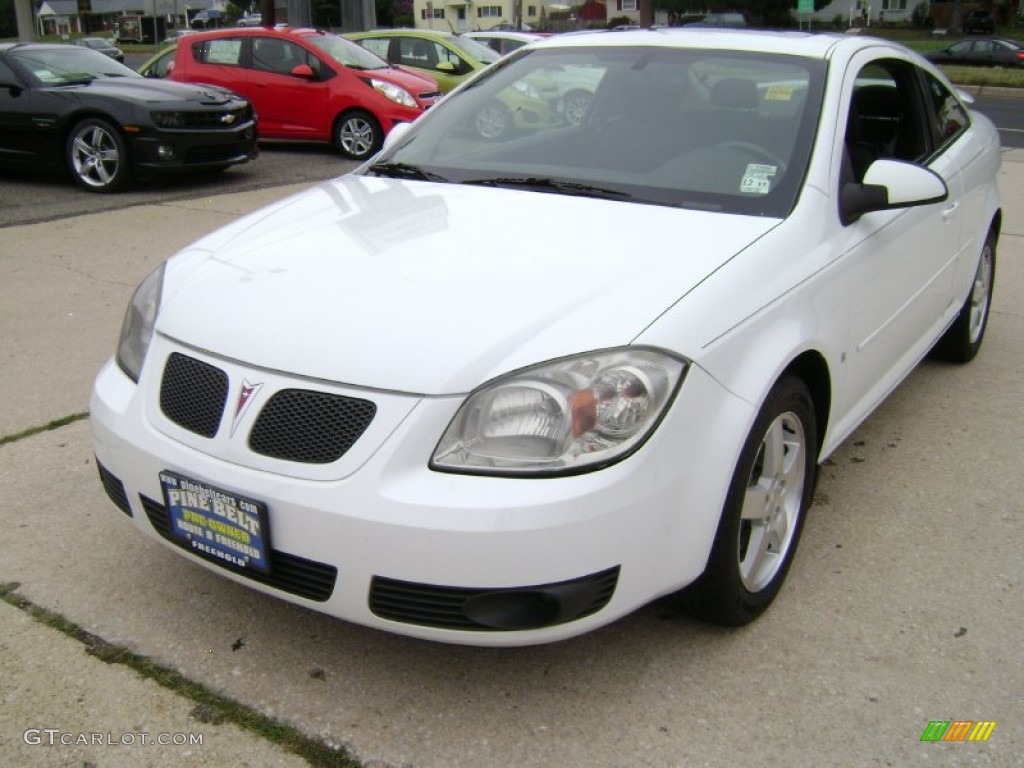 Summit White Pontiac G5