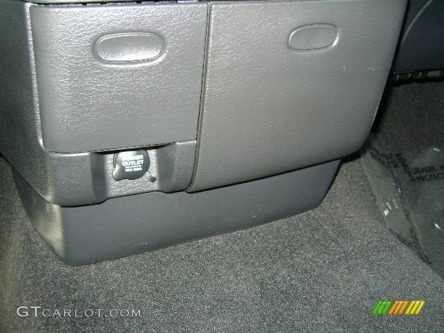 2005 Ram 1500 SLT Quad Cab 4x4 - Bright Silver Metallic / Dark Slate Gray photo #38