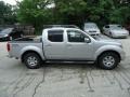 Radiant Silver - Frontier SE Crew Cab 4x4 Photo No. 5