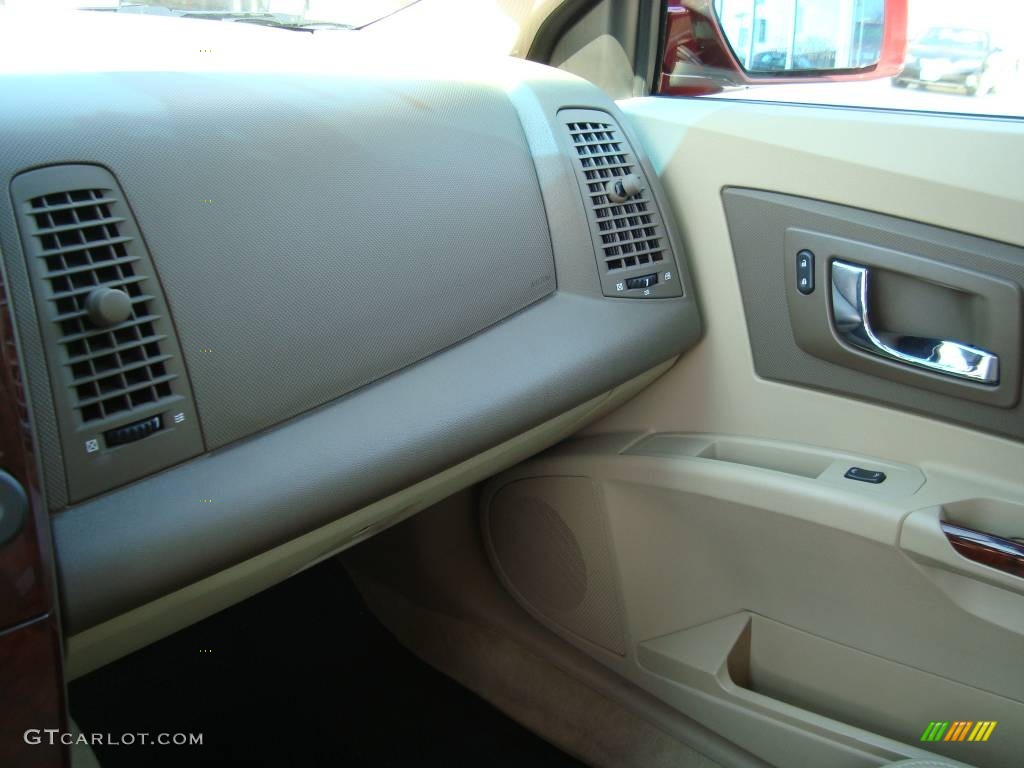 2007 CTS Sedan - Infrared / Cashmere photo #18