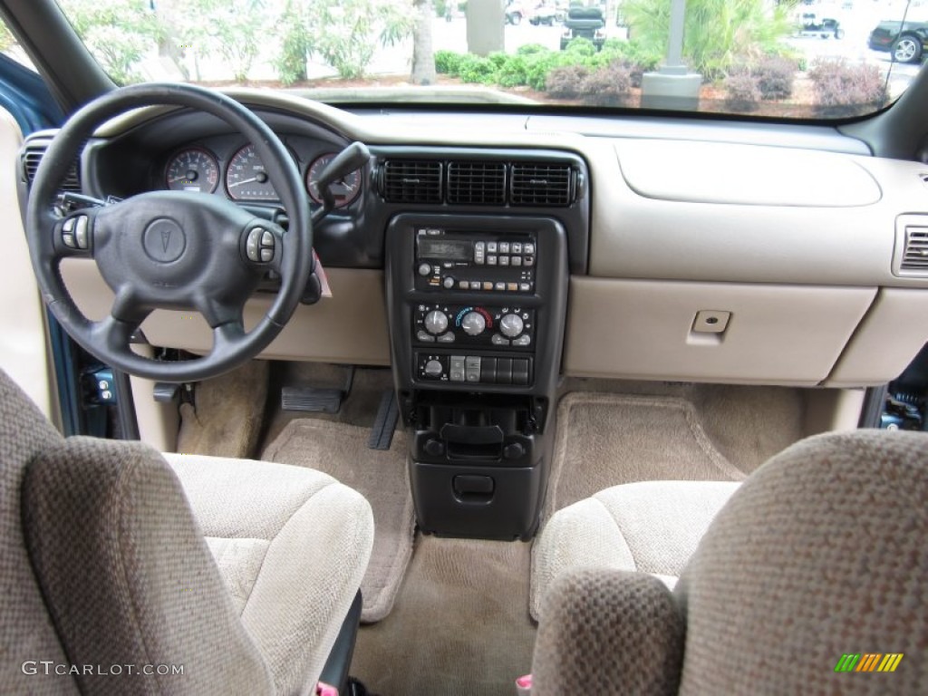2002 Pontiac Montana Standard Montana Model Dashboard Photos