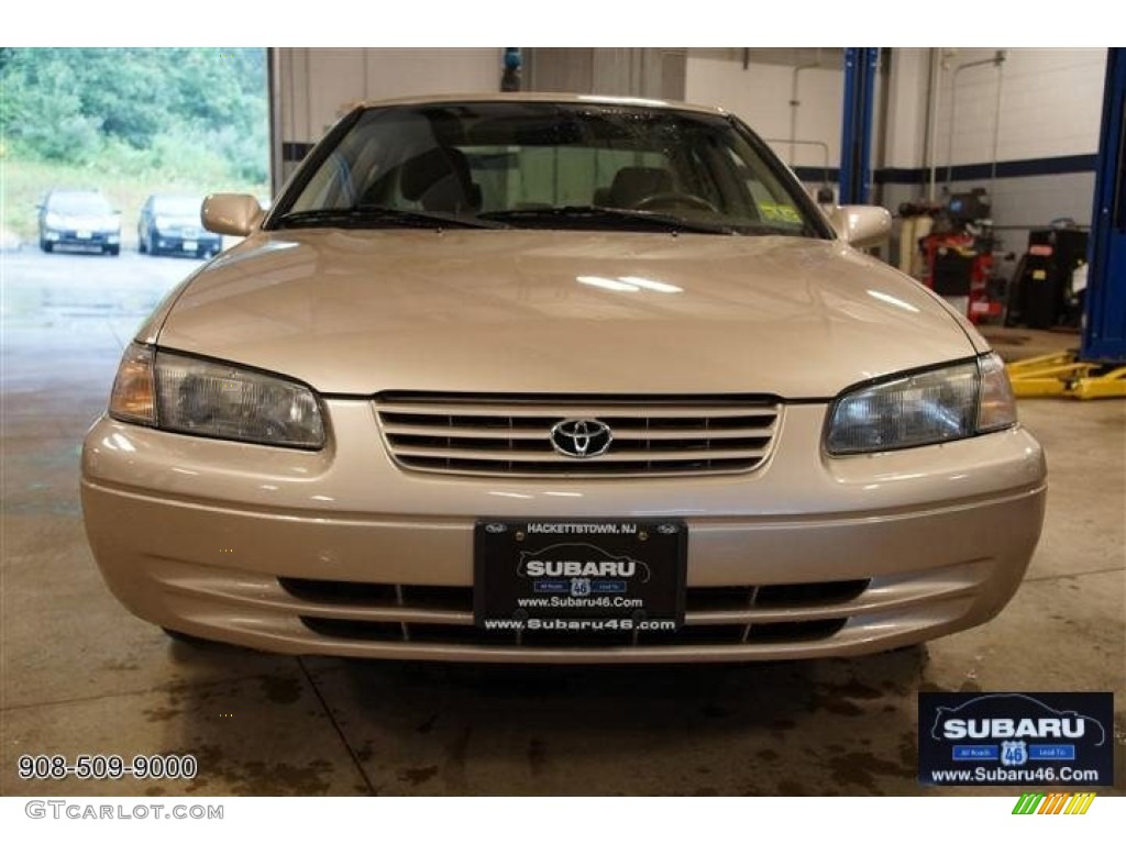 1999 Camry CE - Cashmere Beige Metallic / Oak photo #2