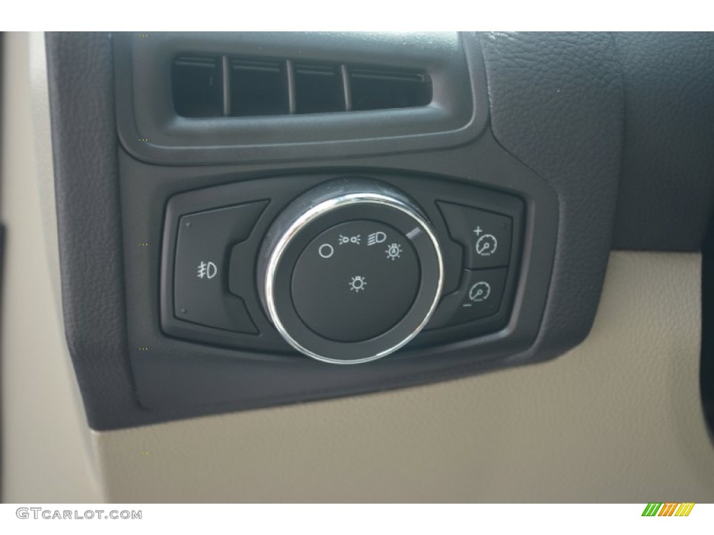 2012 Focus SE Sedan - Blue Candy Metallic / Stone photo #18