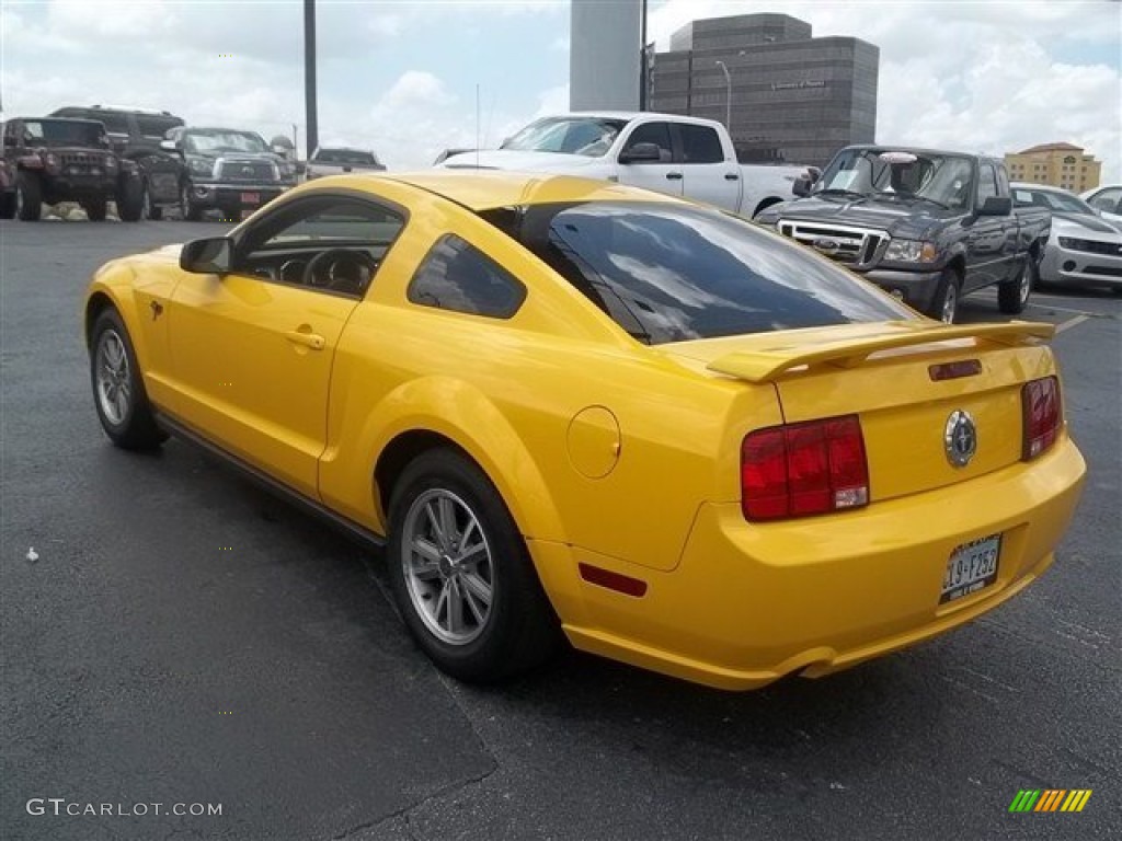 2005 Mustang V6 Premium Coupe - Screaming Yellow / Dark Charcoal photo #4