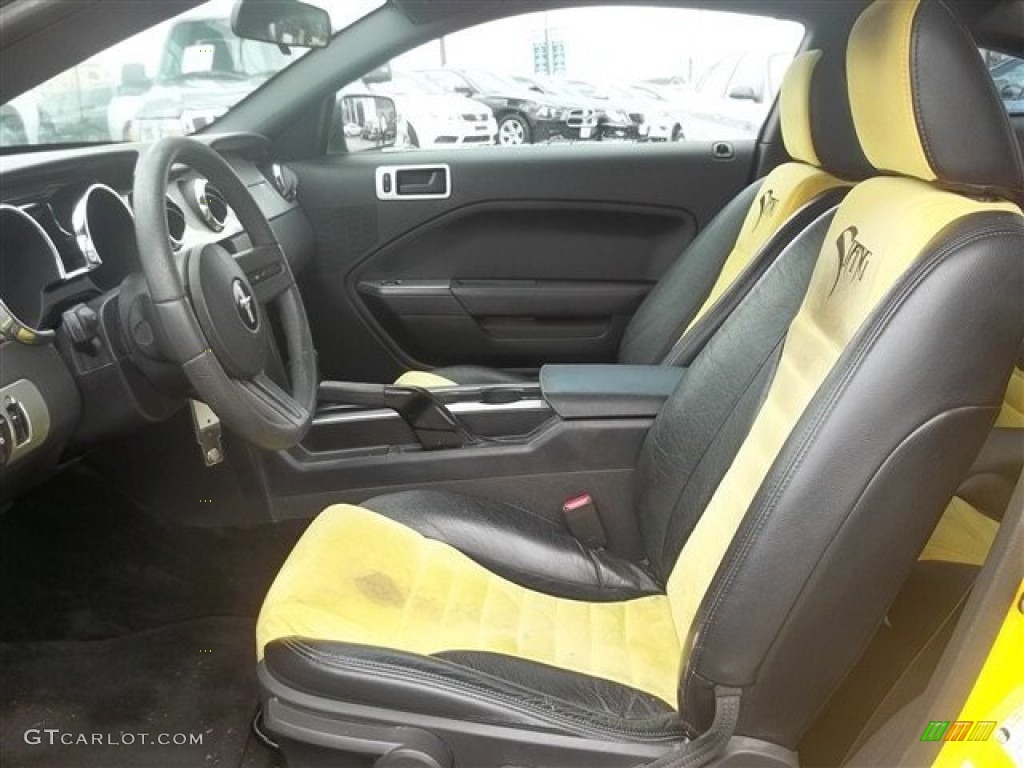 2005 Mustang V6 Premium Coupe - Screaming Yellow / Dark Charcoal photo #10