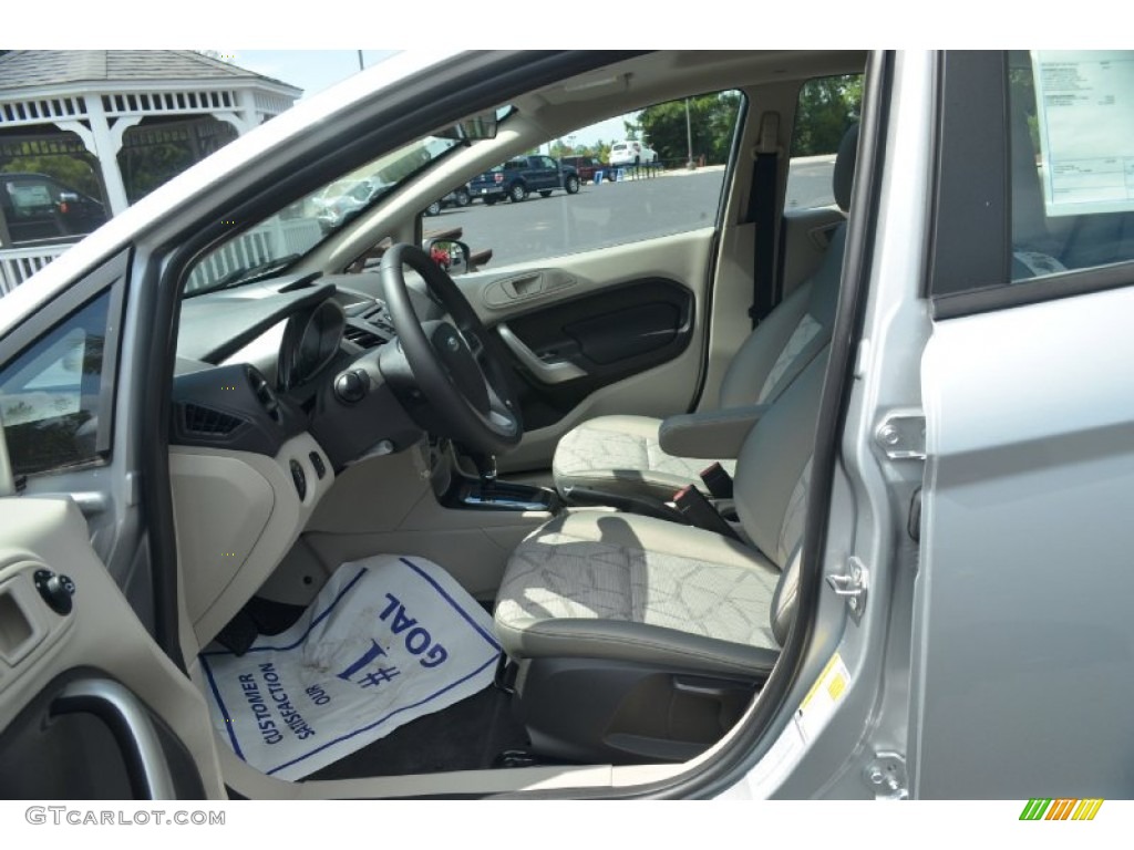 2013 Fiesta SE Sedan - Ingot Silver / Charcoal Black/Light Stone photo #18