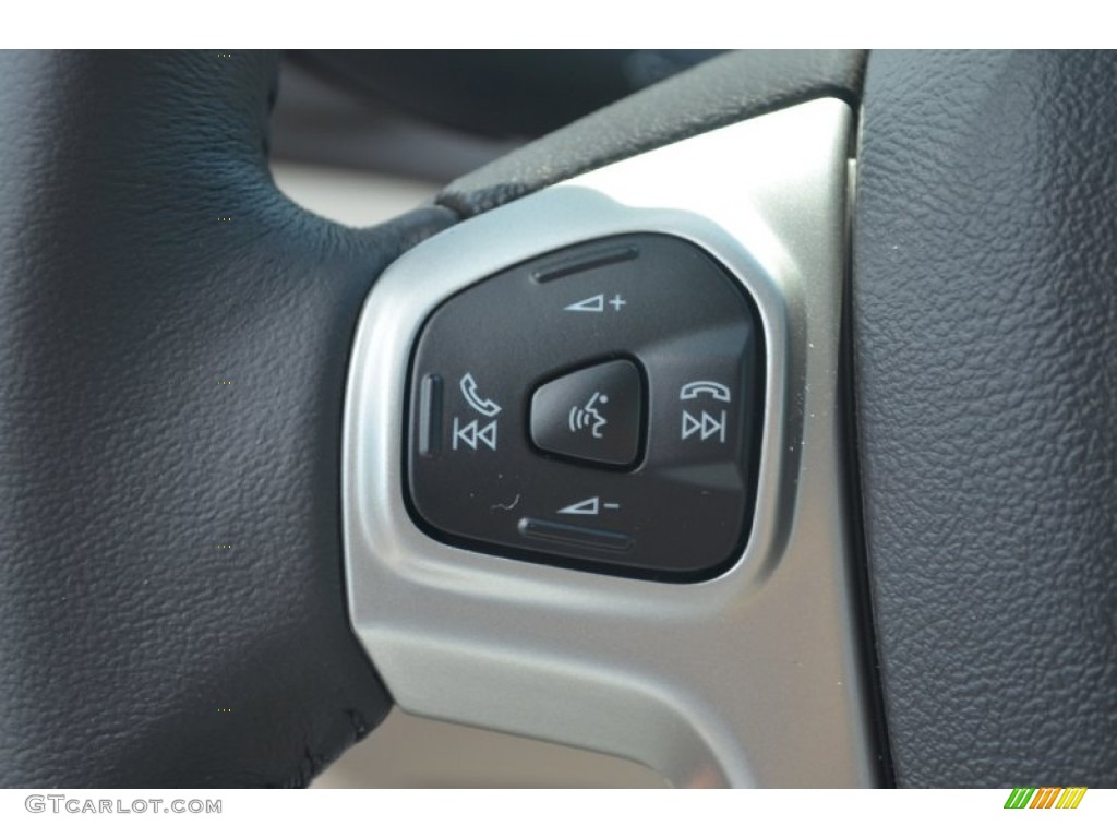 2013 Ford Fiesta SE Sedan Controls Photo #68299604