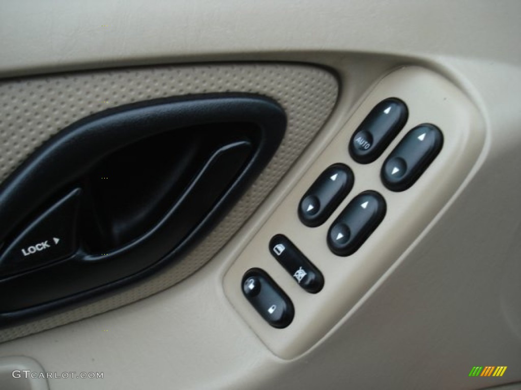 2007 Ford Escape XLS 4WD Controls Photo #68306849