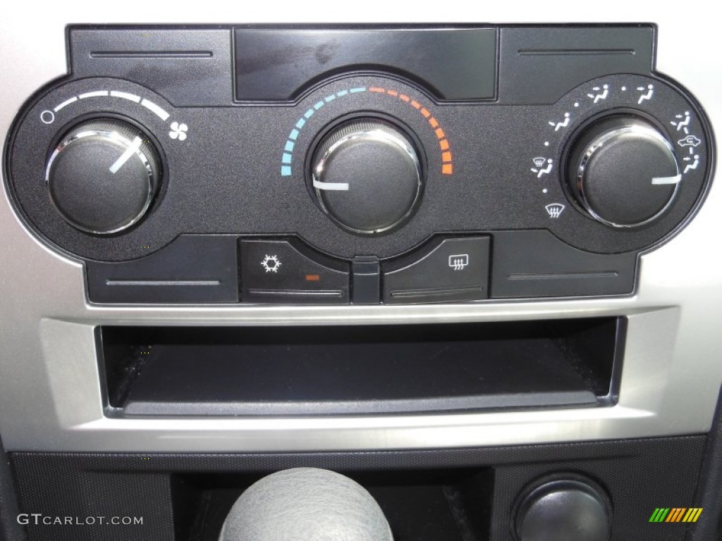 2009 Charger SE - Inferno Red Crystal Pearl / Dark Slate Gray photo #18