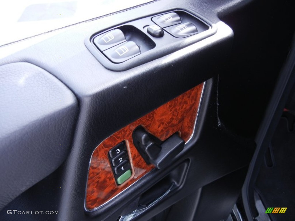 2011 Mercedes-Benz G 55 AMG Controls Photo #68310089
