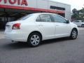 Polar White - Yaris Sedan Photo No. 4