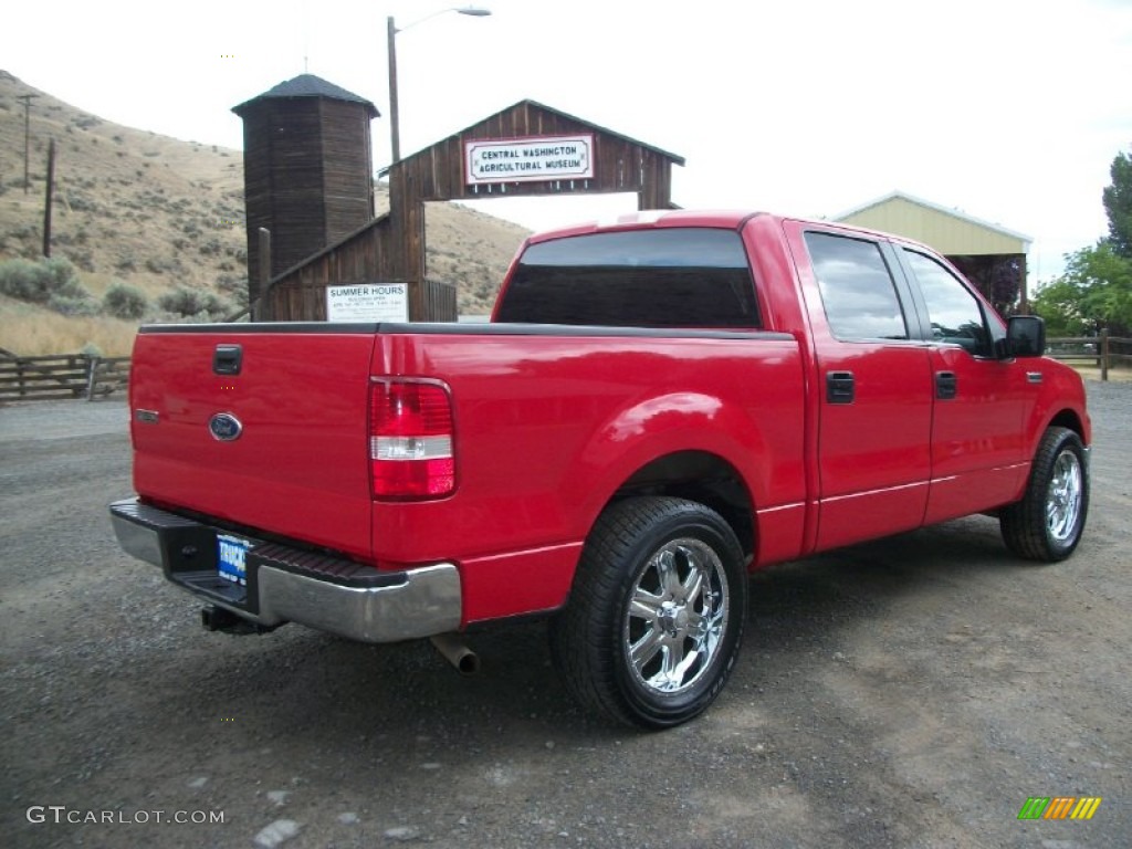 2005 F150 XLT SuperCrew - Bright Red / Medium Flint/Dark Flint Grey photo #2