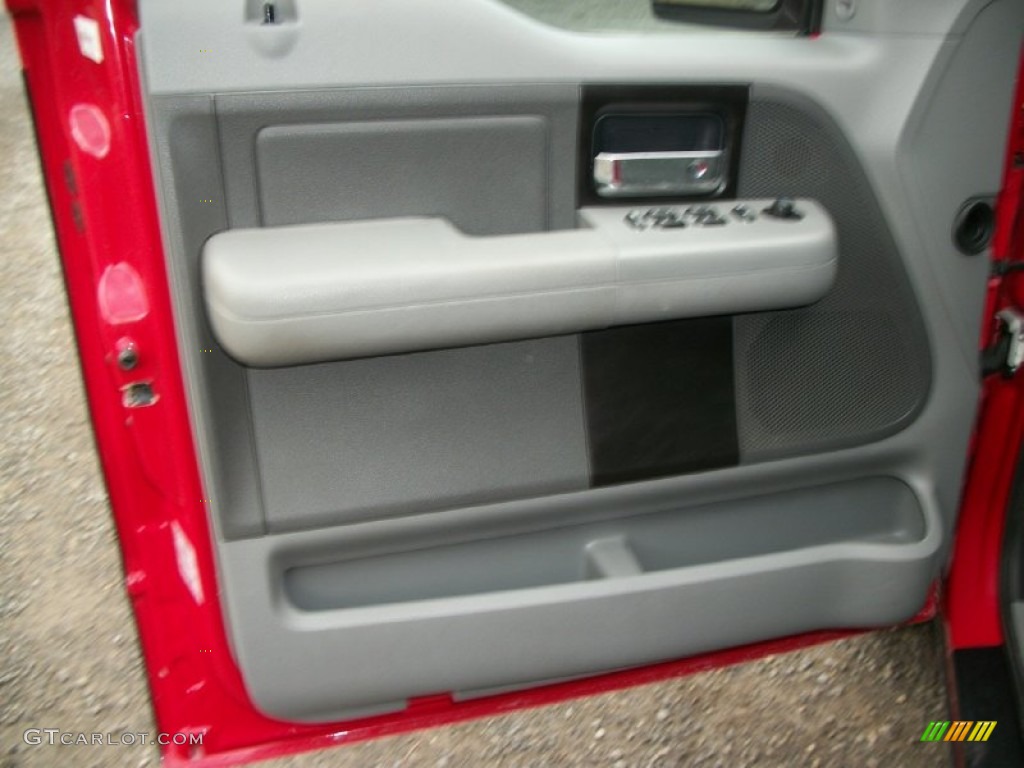 2005 F150 XLT SuperCrew - Bright Red / Medium Flint/Dark Flint Grey photo #20