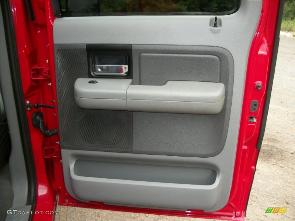2005 F150 XLT SuperCrew - Bright Red / Medium Flint/Dark Flint Grey photo #27